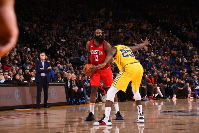 解析费城费城人队主场“嘘声”对客队游击手的精神冲击