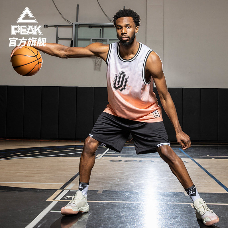 挑起进攻大旗！希罗首节超5成命中率得12分，热火5分领先