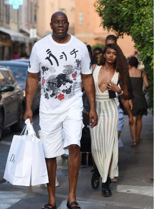 特雷杨顶薪梦碎！3年12亿续约机会紧迫，赶紧把握吧