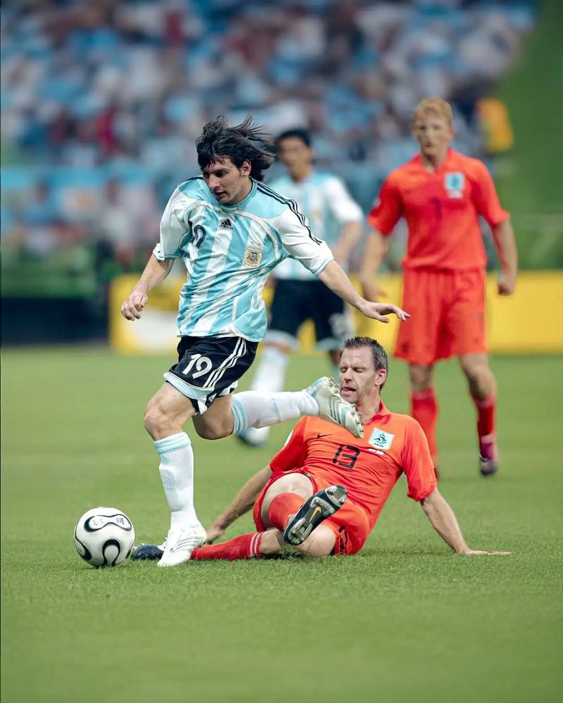 [全运会]后来居上 王雅繁挺进全运会网球女单八强