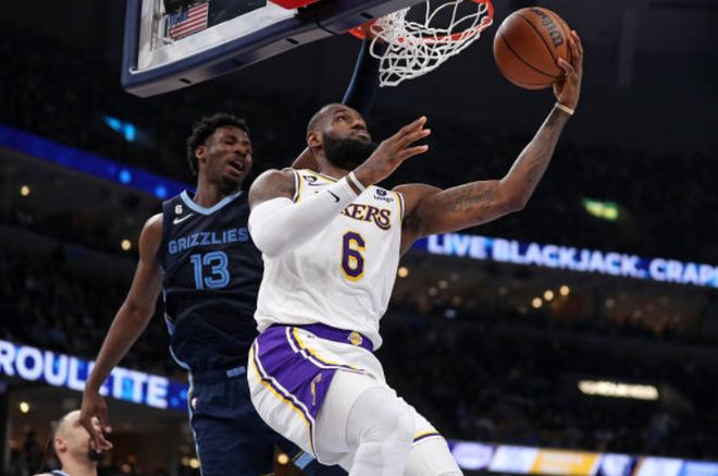 赛前被看衰！巨汉鲍勃萨普蛮力KO“完美先生”，成搏击界传奇