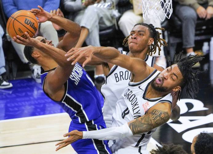 [图]卡卢卢、伊尔迪兹破门 尤文图斯2-0完胜比萨