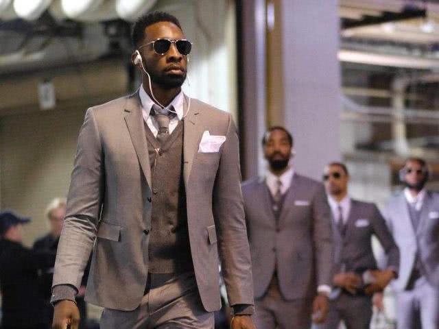 詹姆斯生涯第8次压哨绝杀！湖人生涯首次！